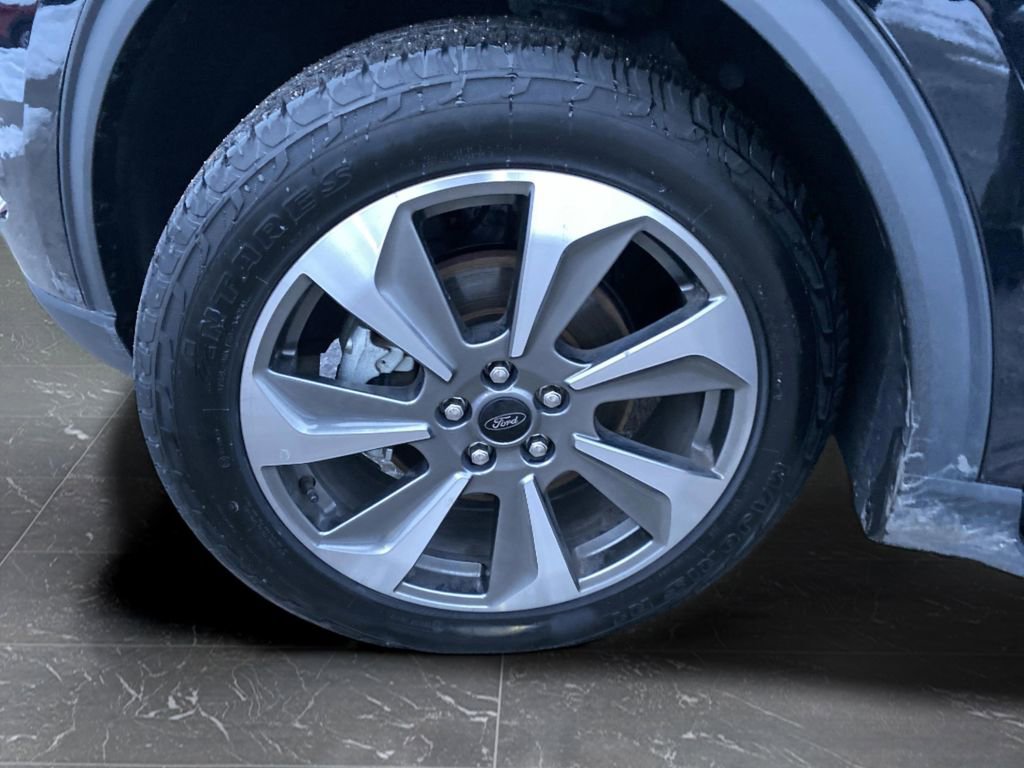 Certified 2025 Ford Escape Platinum image 46