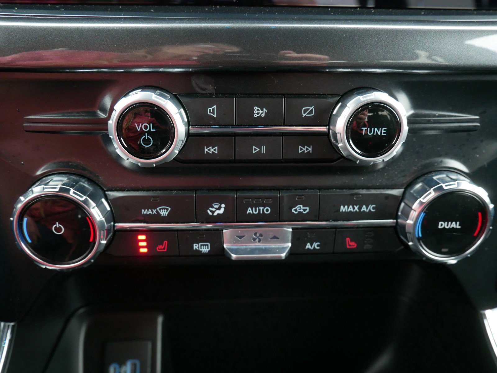 Certified 2022 Ford F150 XLT w/ Equipment Group 302A High image 28