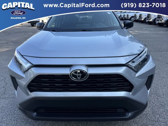 Used 2025 Toyota RAV4 LE AWD/4WD image 10