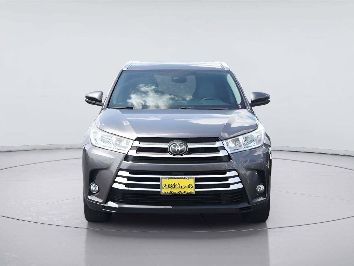 Used 2017 Toyota Highlander XLE FWD image 3