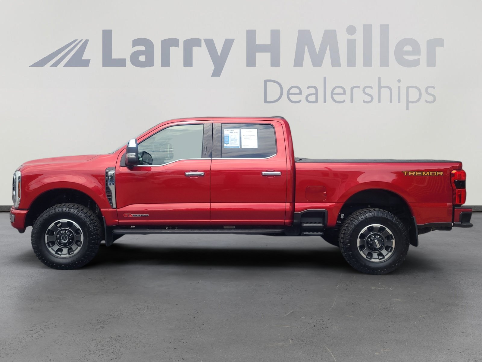 Certified 2024 Ford F350 Platinum w/ Tremor Off-Road Package AWD/4WD image 2