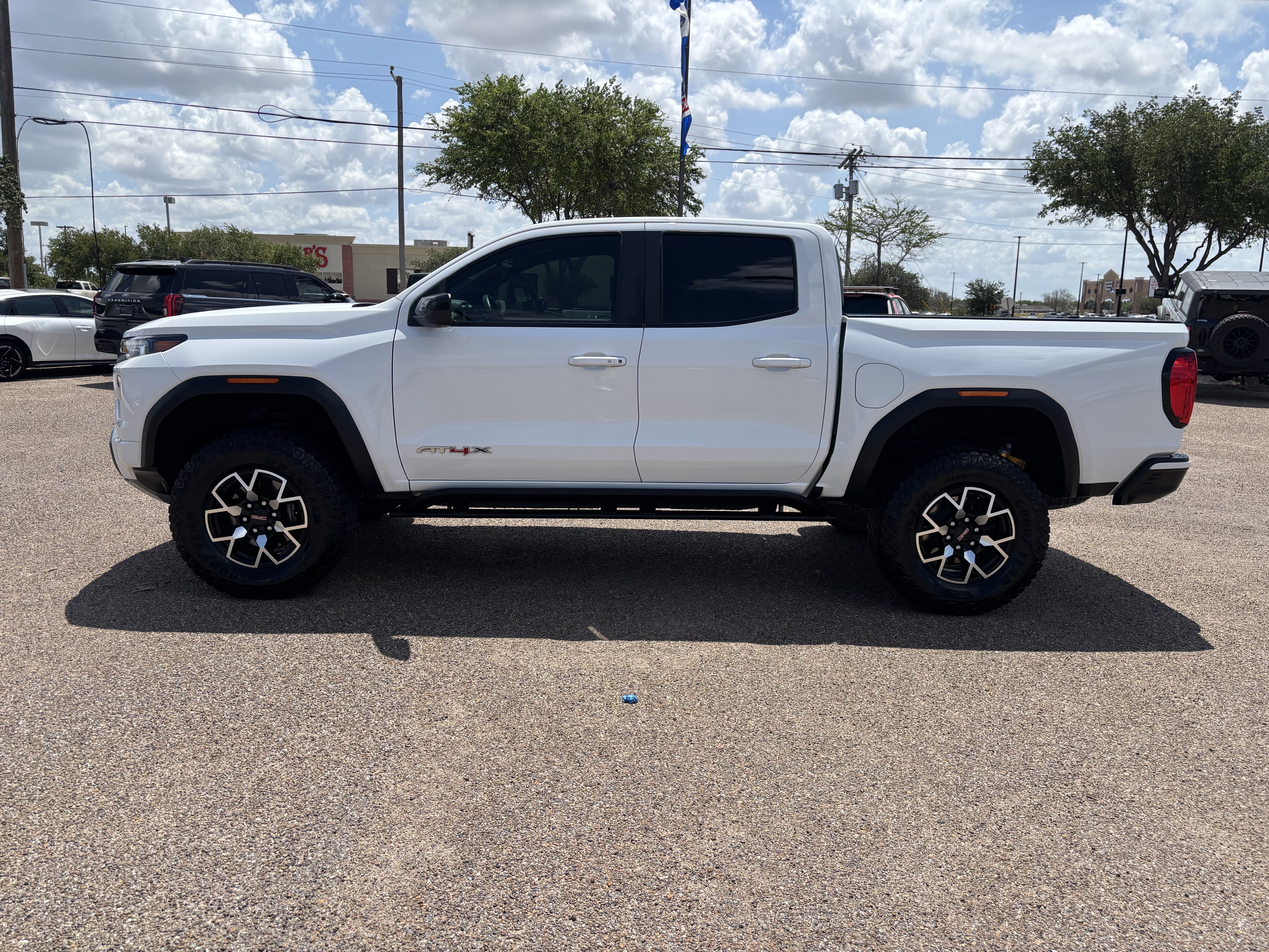 Used 2023 GMC Canyon AT4X AWD/4WD image 2