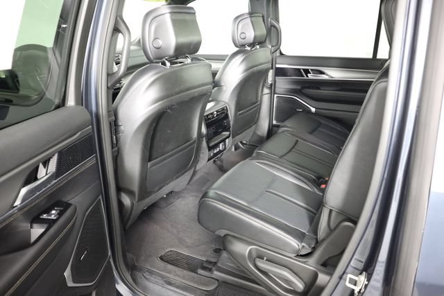Used 2024 Jeep Wagoneer Series II AWD/4WD image 60