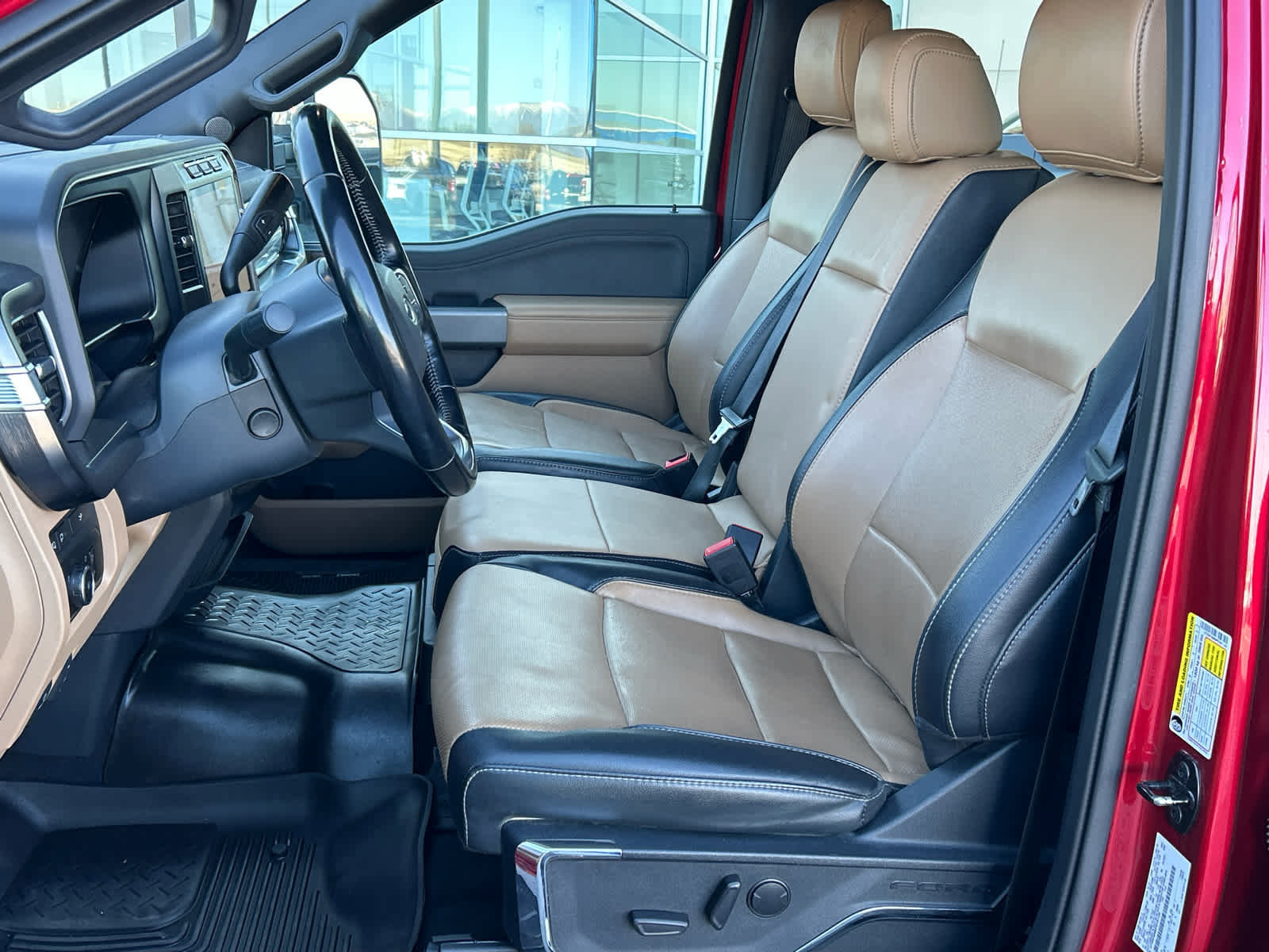 Certified 2023 Ford F350 Lariat w/ Chrome Package image 31