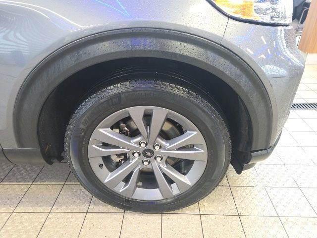 Certified 2022 Ford Explorer XLT w/ Equipment Group 202A image 4