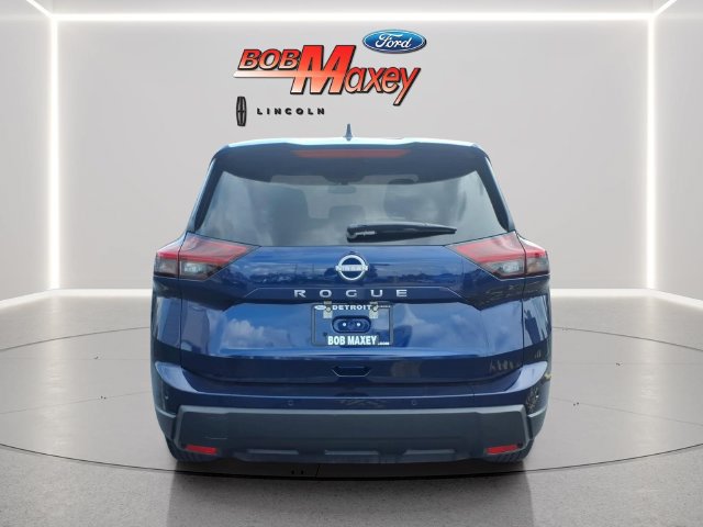 Used 2026 Nissan Rogue SV FWD image 5