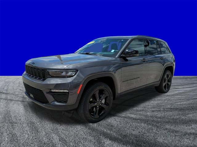 Used 2025 Jeep Grand Cherokee Limited w/ Black Appearance Package AWD/4WD image 8
