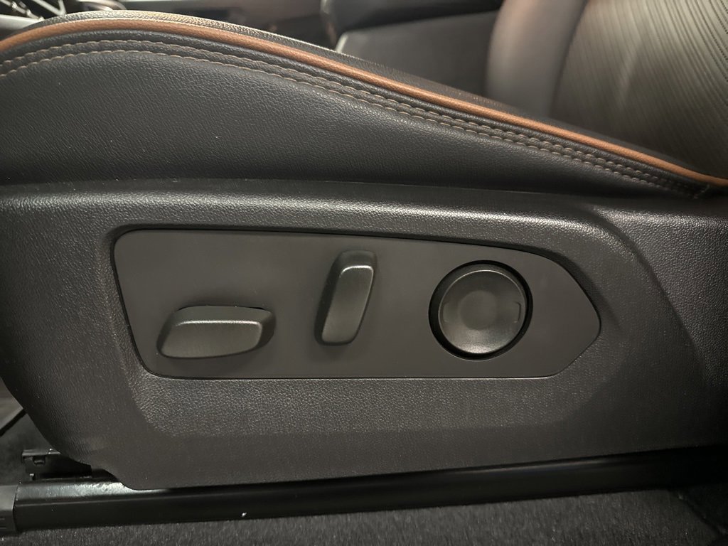 Used 2023 GMC Canyon AT4 w/ AT4 Premium Package image 32