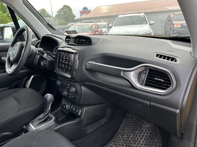 Used 2023 Jeep Renegade Latitude AWD/4WD image 18