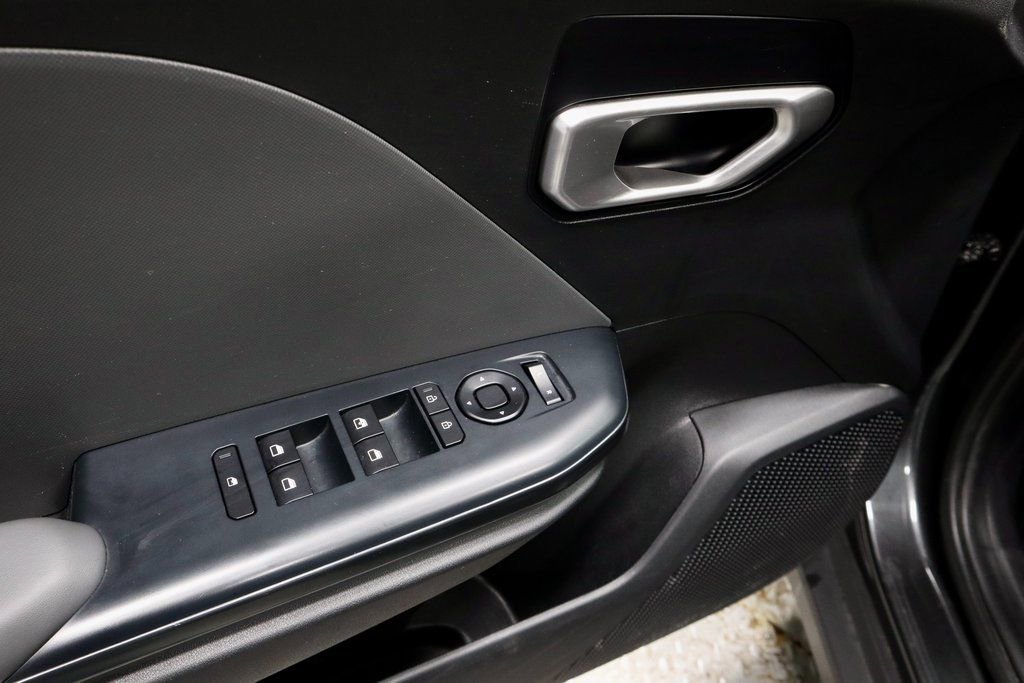 Used 2025 Kia K4 LXS image 22