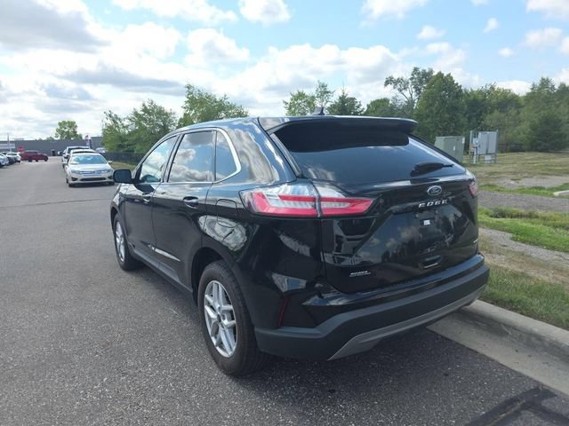 Certified 2024 Ford Edge SEL w/ Convenience Package AWD/4WD image 4