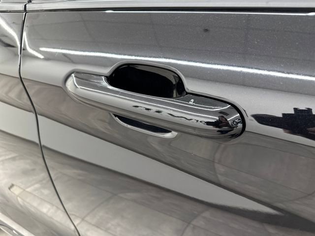 Certified 2025 Ford Explorer ST-Line image 9