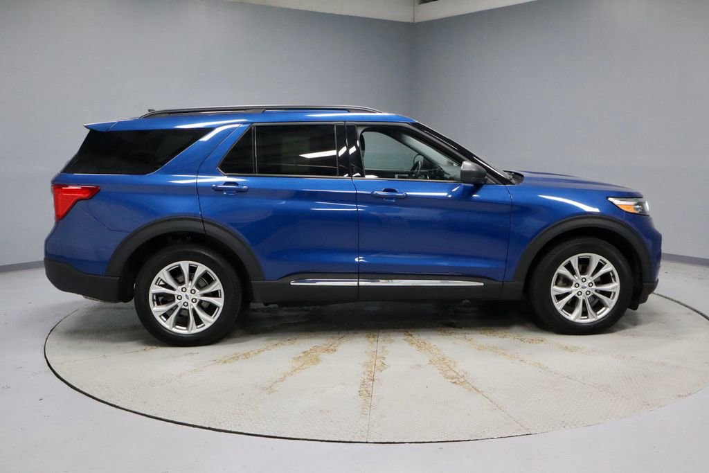 Certified 2023 Ford Explorer XLT w/ Equipment Group 202A AWD/4WD image 13