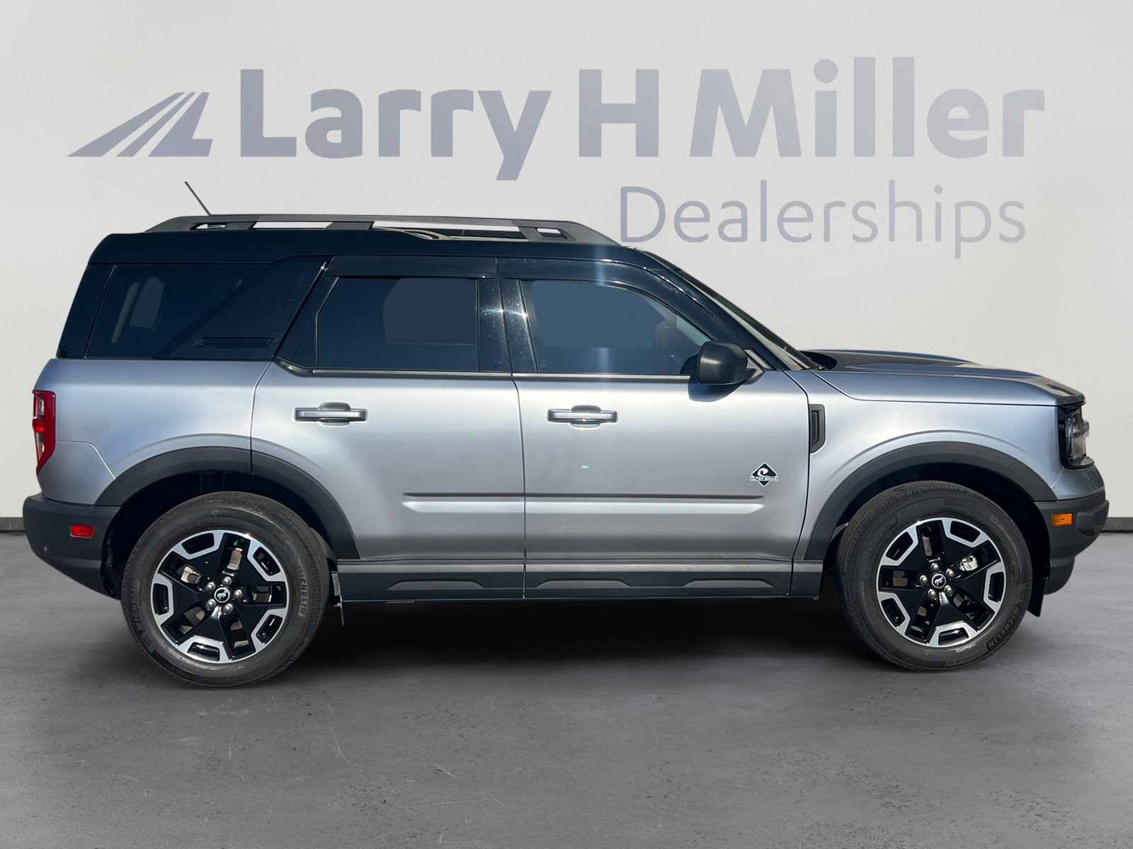 Certified 2023 Ford Bronco Sport Outer Banks w/ Tech Package AWD/4WD image 6
