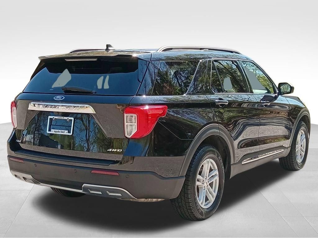 Certified 2024 Ford Explorer XLT w/ Equipment Group 202A AWD/4WD image 3