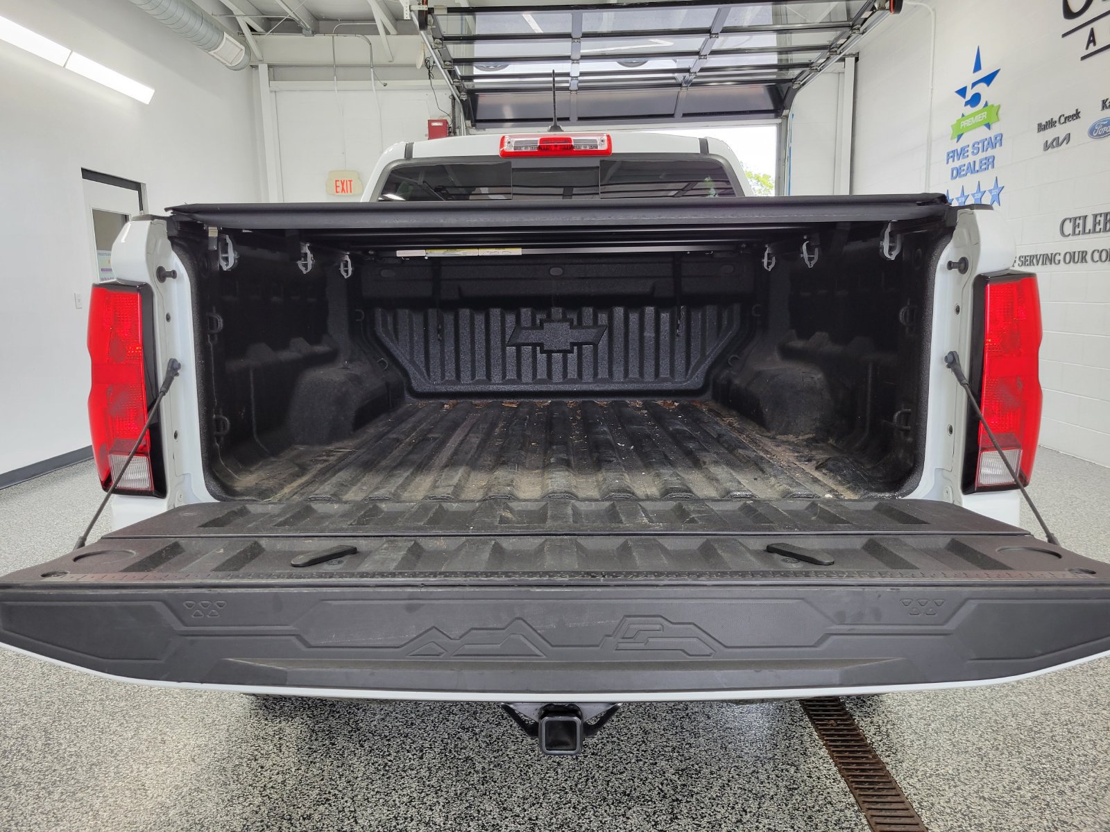 Used 2025 Chevrolet Colorado Trail Boss AWD/4WD image 28