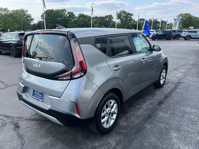Used 2025 Kia Soul LX w/ LX Technology Package FWD image 6