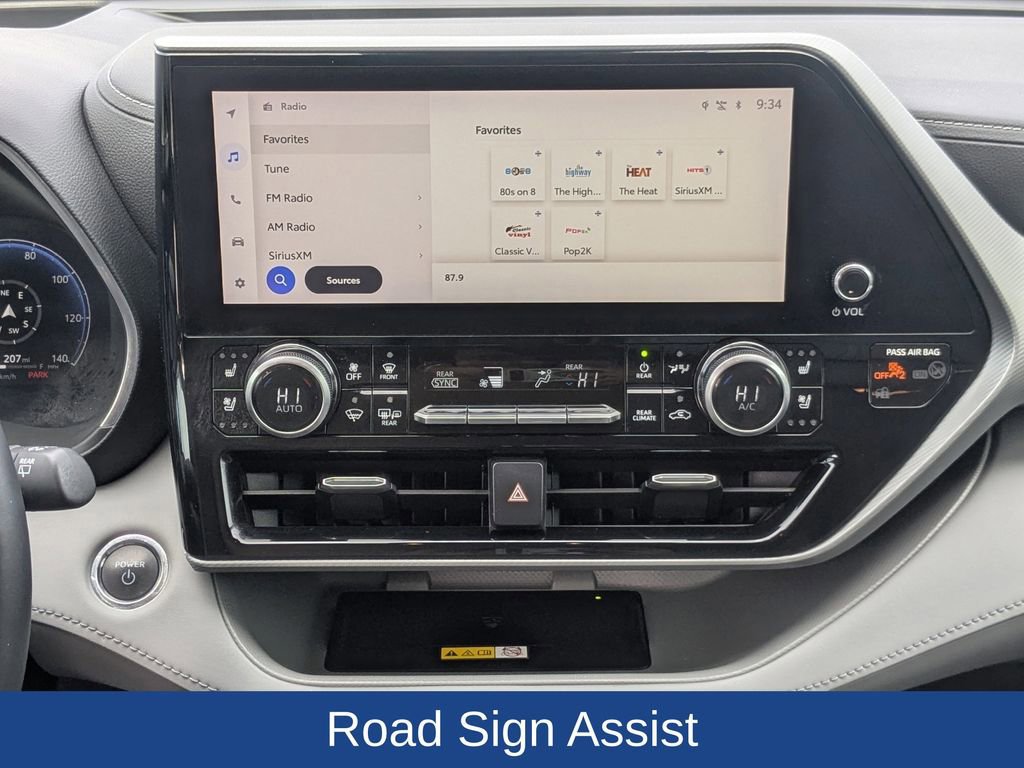 Used 2023 Toyota Highlander Platinum image 22