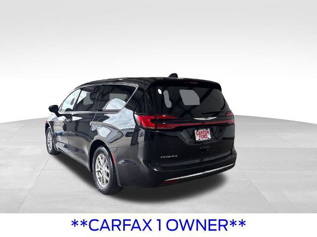 Used 2024 Chrysler Pacifica Touring-L FWD image 4