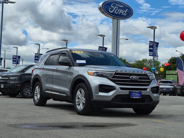 Certified 2023 Ford Explorer XLT w/ Class IV Trailer Tow Package AWD/4WD image 2