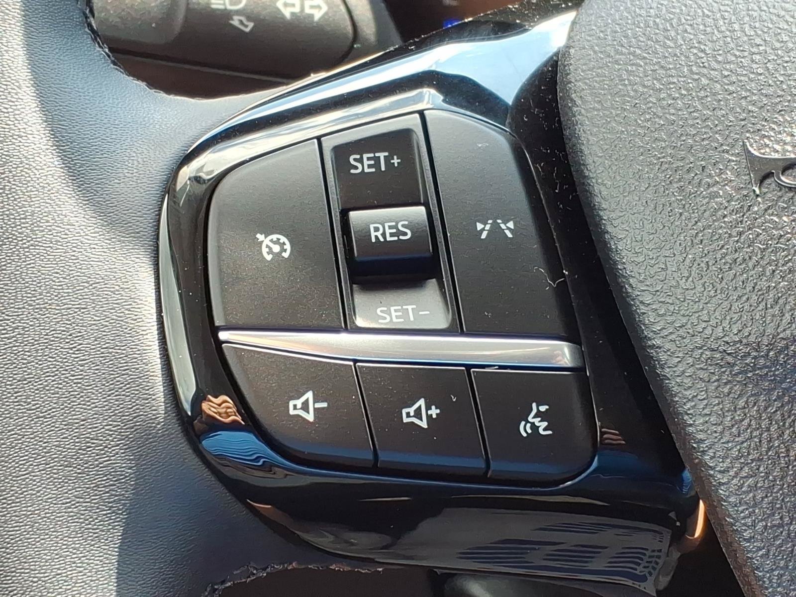 Certified 2023 Ford Escape Active AWD/4WD image 24