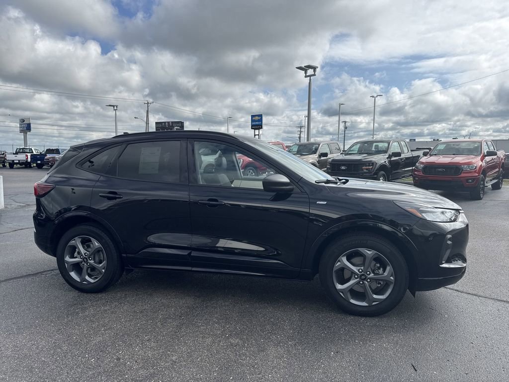Certified 2023 Ford Escape ST-Line w/ Tech Pack #1 image 6