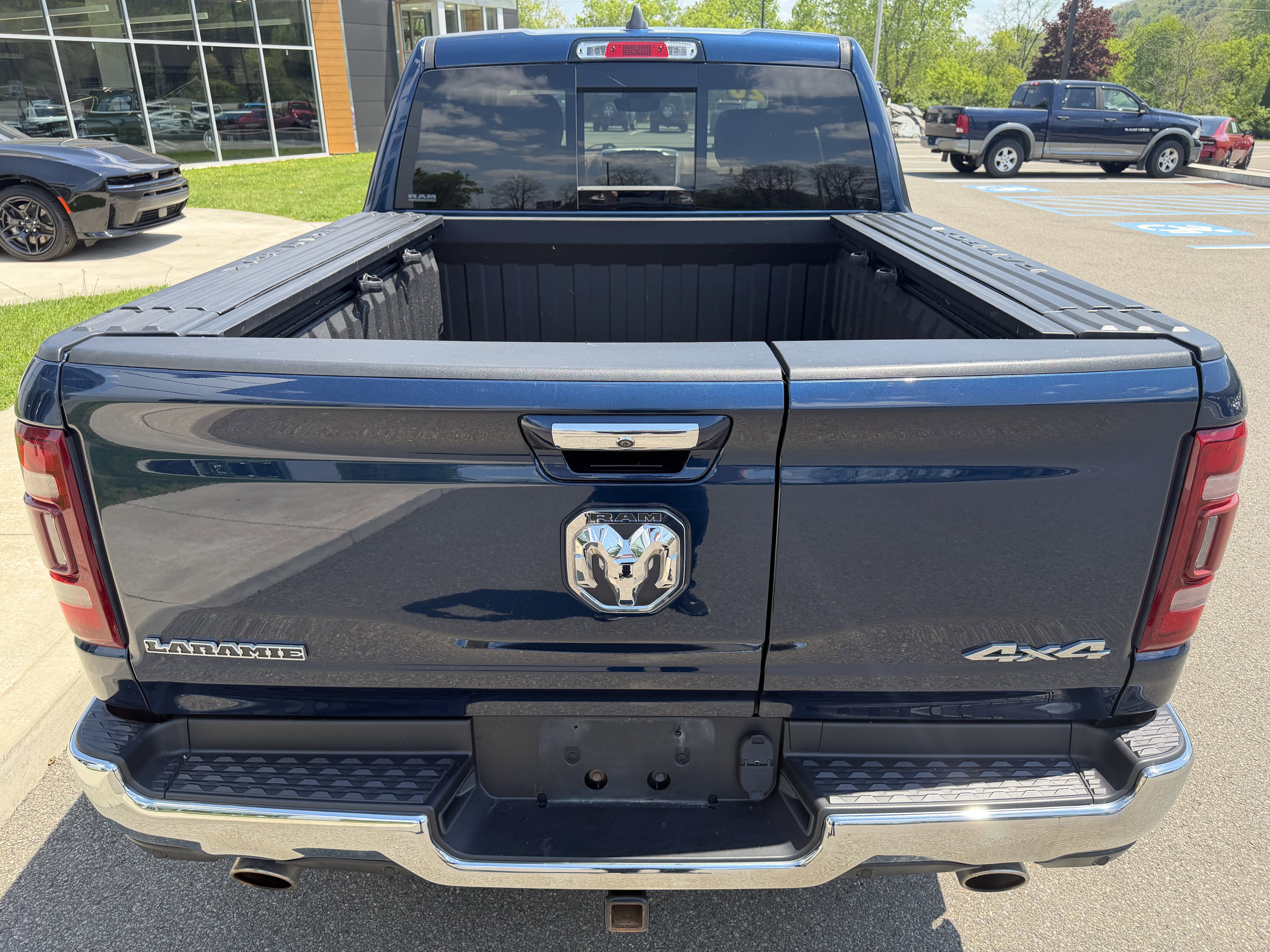 Used 2020 RAM 1500 Laramie AWD/4WD image 6