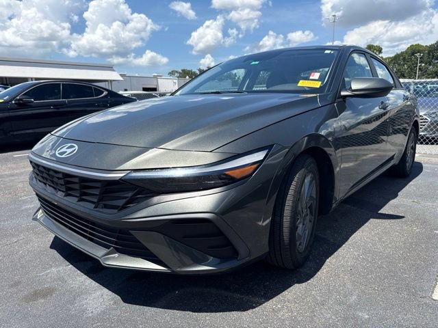 Used 2024 Hyundai Elantra SEL FWD image 4