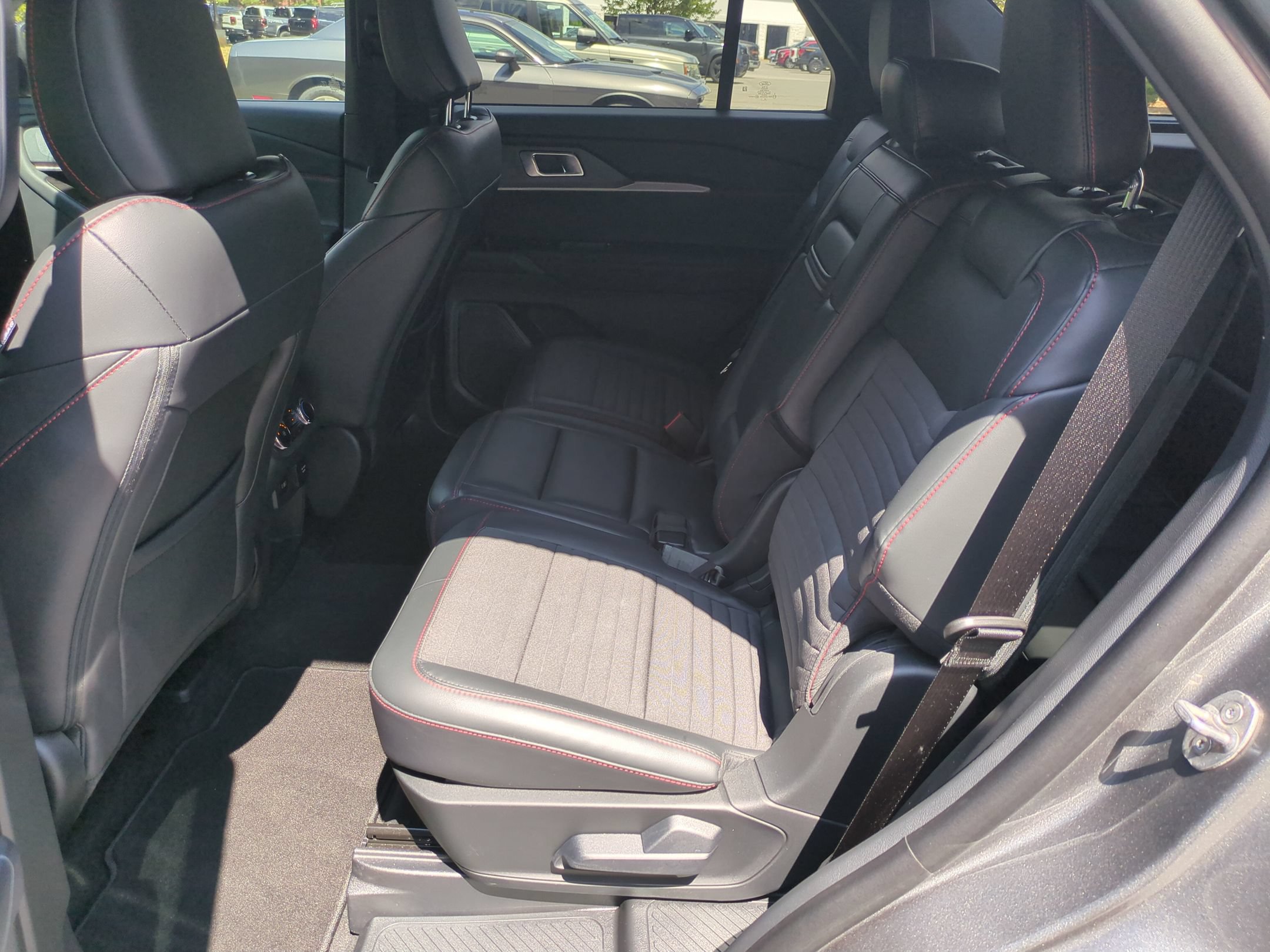Certified 2026 Ford Explorer ST-Line w/ Premium Package RWD image 27