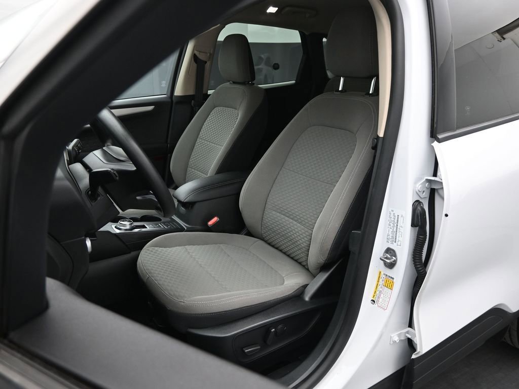 Certified 2020 Ford Escape SE image 37