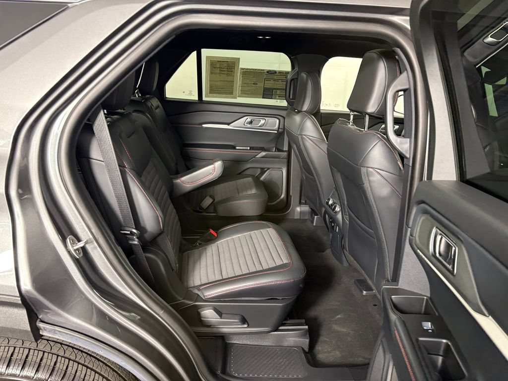 Certified 2026 Ford Explorer ST-Line w/ ST-Line Street Pack AWD/4WD image 37