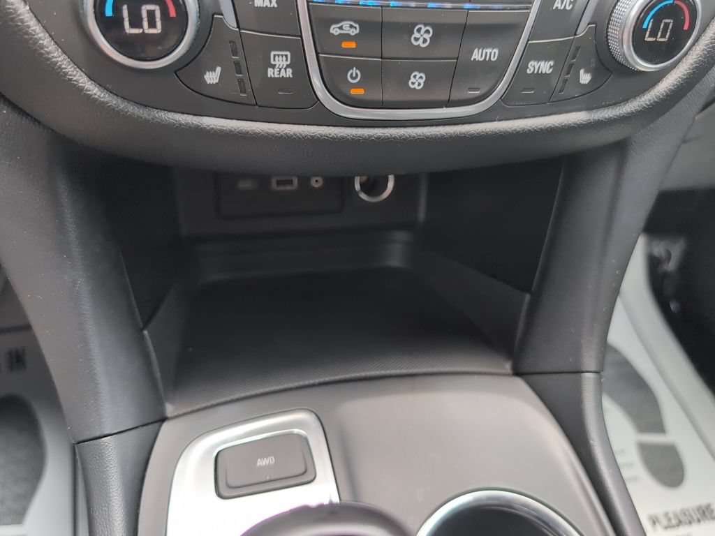Used 2019 Chevrolet Equinox LT AWD/4WD image 17