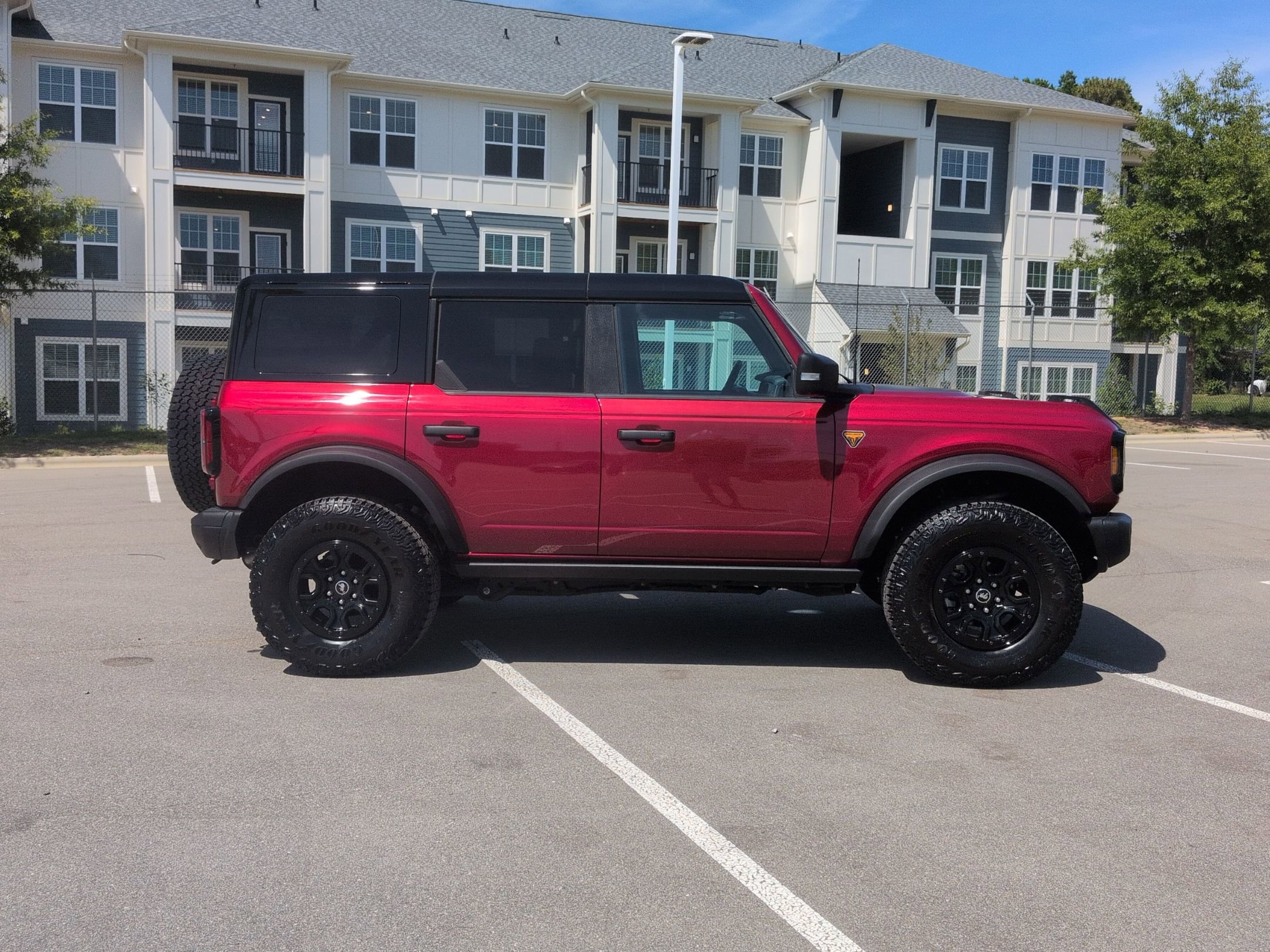 Certified 2025 Ford Bronco Badlands AWD/4WD image 3