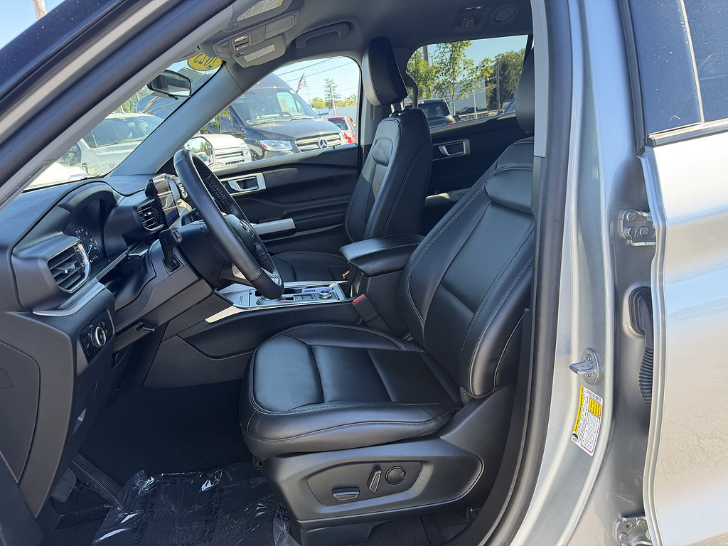 Certified 2023 Ford Explorer XLT w/ Equipment Group 202A AWD/4WD image 13