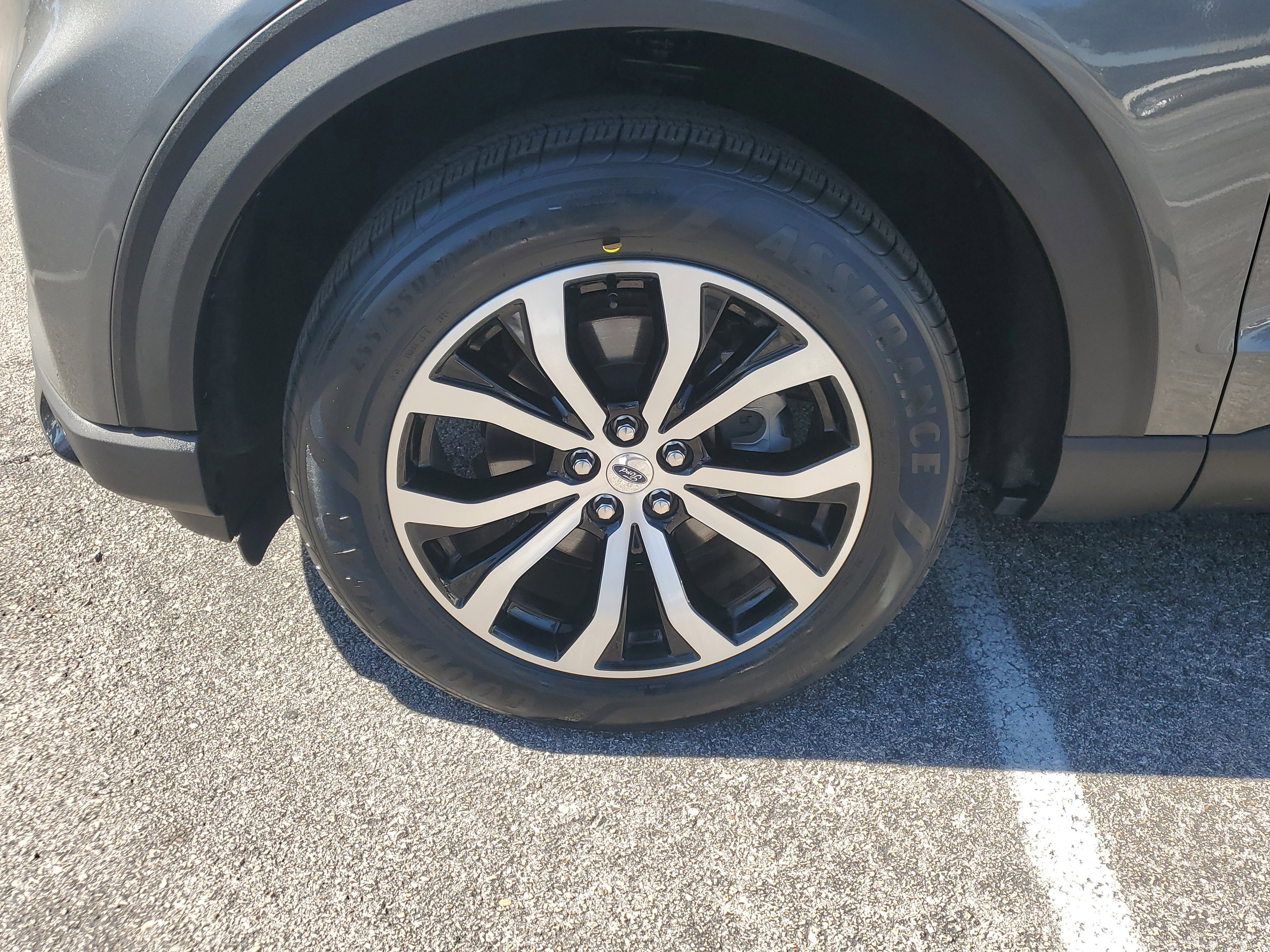 Certified 2025 Ford Explorer ST-Line image 8