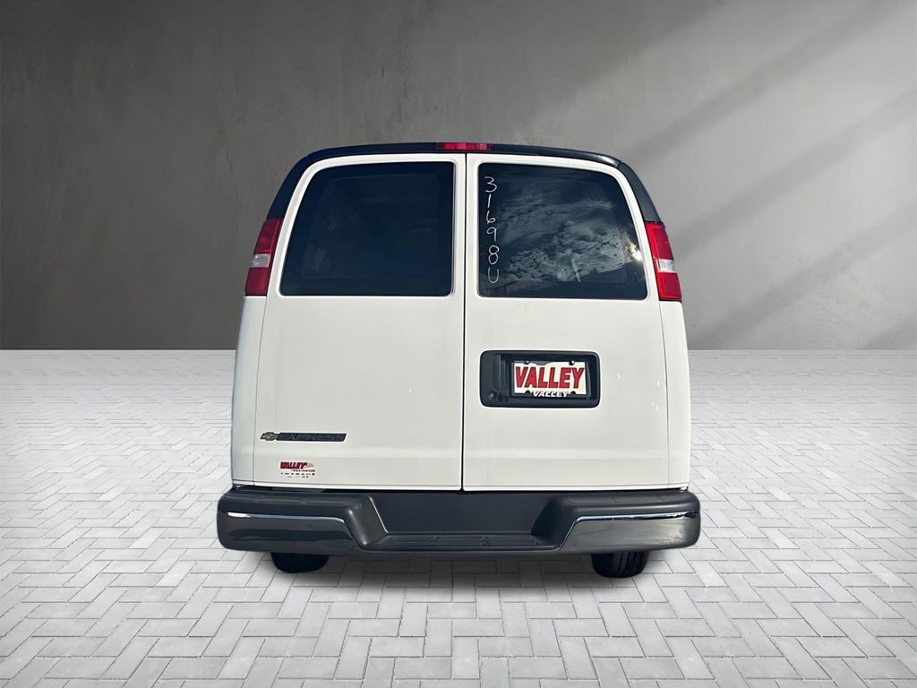 Used 2023 Chevrolet Express 2500 w/ Driver Convenience Package image 6