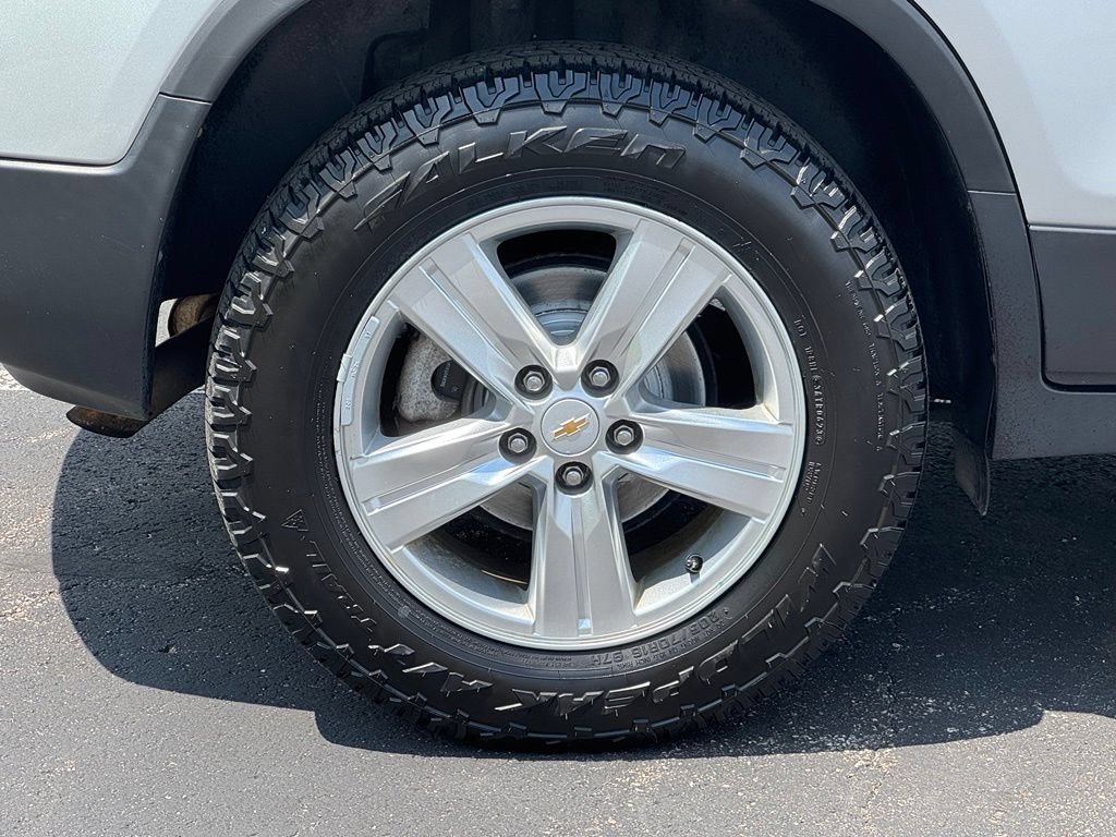 Used 2018 Chevrolet Trax LS AWD/4WD image 35
