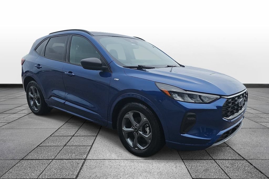 Certified 2023 Ford Escape ST-Line w/ Tech Pack #1 FWD image 3
