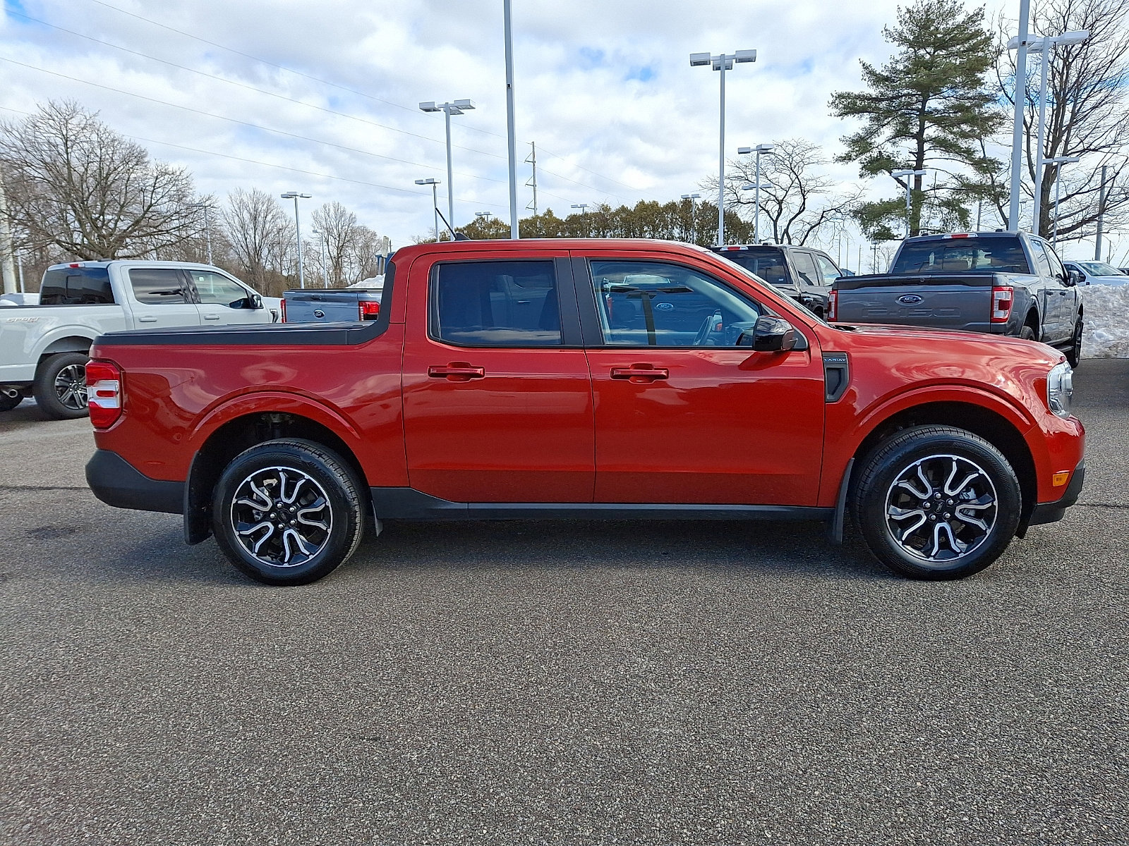 Certified 2024 Ford Maverick Lariat image 9