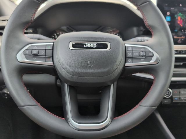 Used 2025 Jeep Compass Trailhawk AWD/4WD image 20