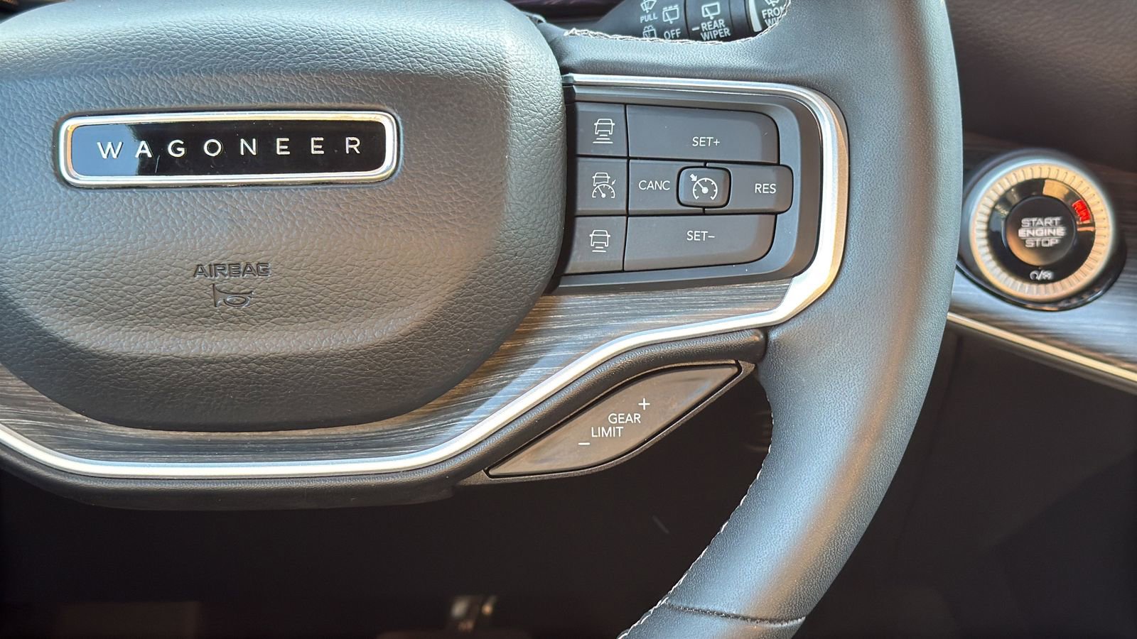 Used 2024 Jeep Wagoneer Series II w/ Flexible Seating Group RWD image 15