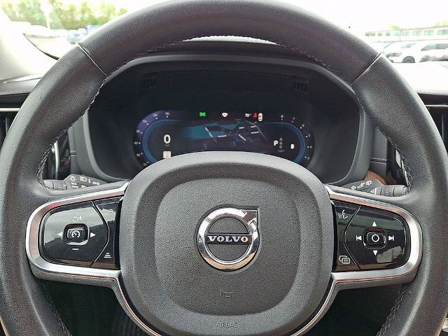 Used 2023 Volvo XC60 B6 Ultimate w/ Protection Package Premier AWD/4WD image 18