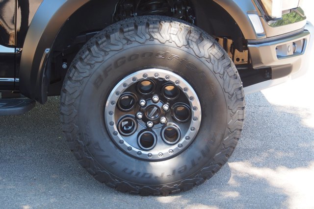 Certified 2025 Ford F150 Raptor AWD/4WD image 10