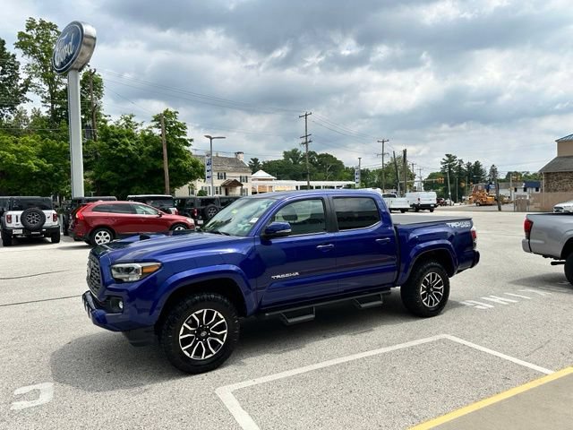 Used 2022 Toyota Tacoma TRD Sport AWD/4WD image 7