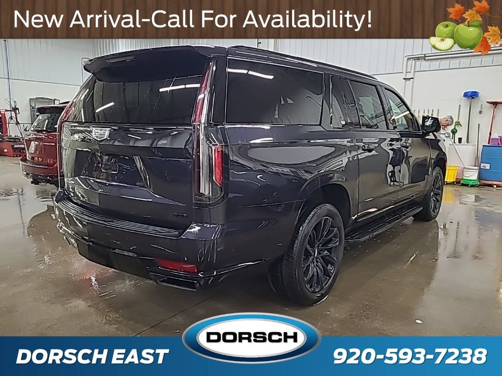 Used 2023 Cadillac Escalade ESV Sport w/ LPO, ONYX Package AWD/4WD image 4