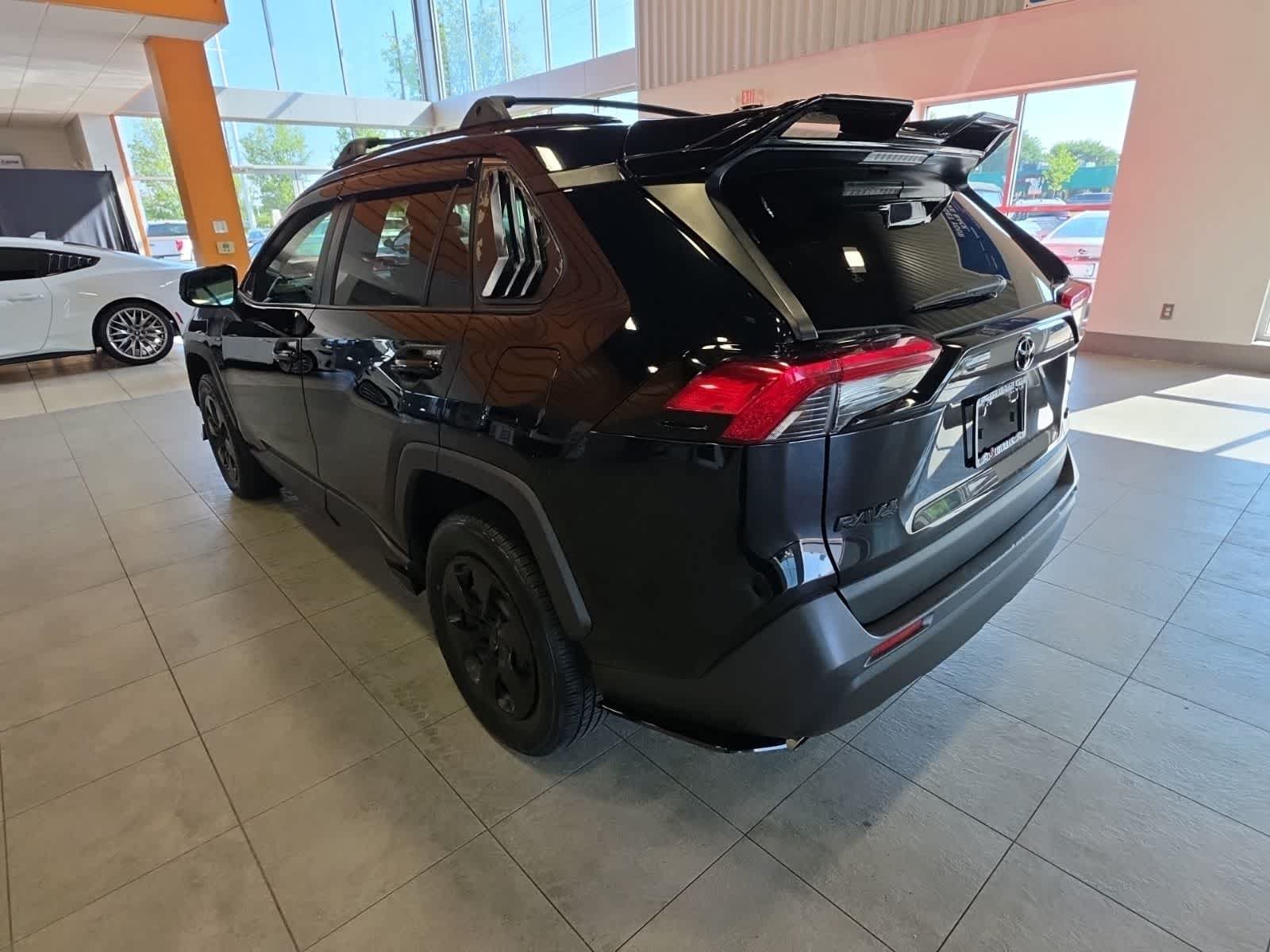 Used 2020 Toyota RAV4 LE w/ All Weather Liner Package AWD/4WD image 15