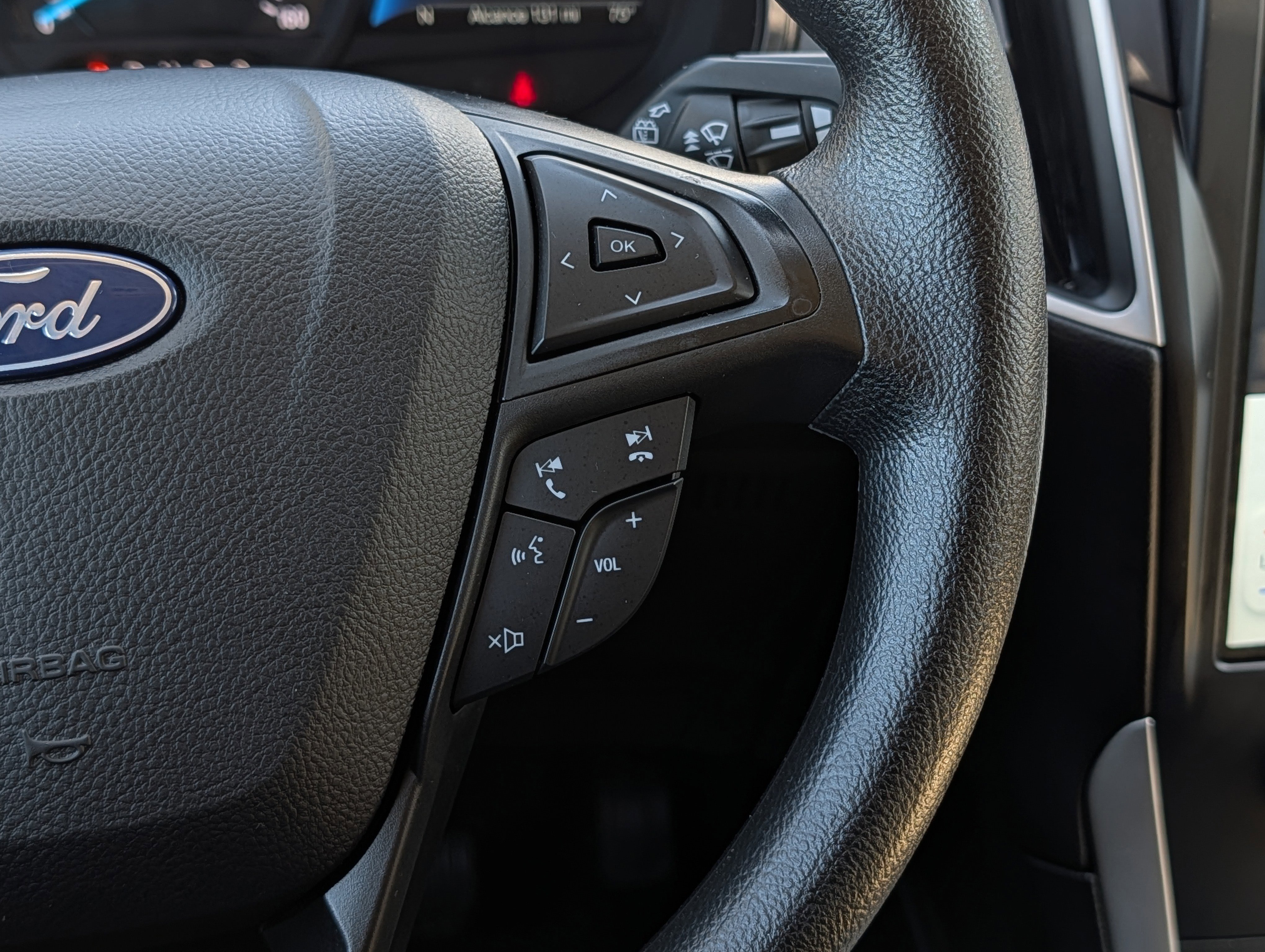 Certified 2024 Ford Edge SE image 25