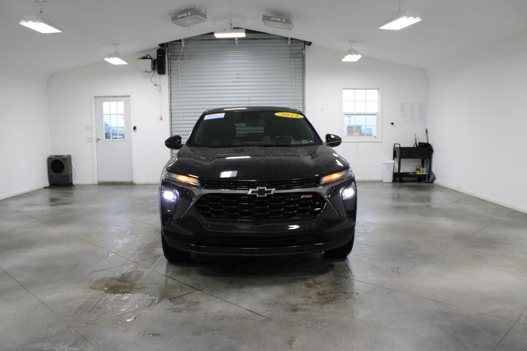 Used 2024 Chevrolet Trax RS w/ Driver Confidence Package image 8