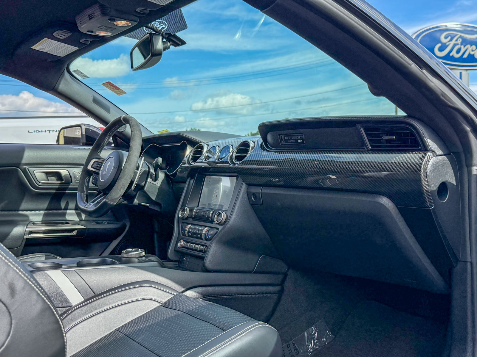 Certified 2022 Ford Mustang Shelby GT500 w/ Technology Package RWD image 17
