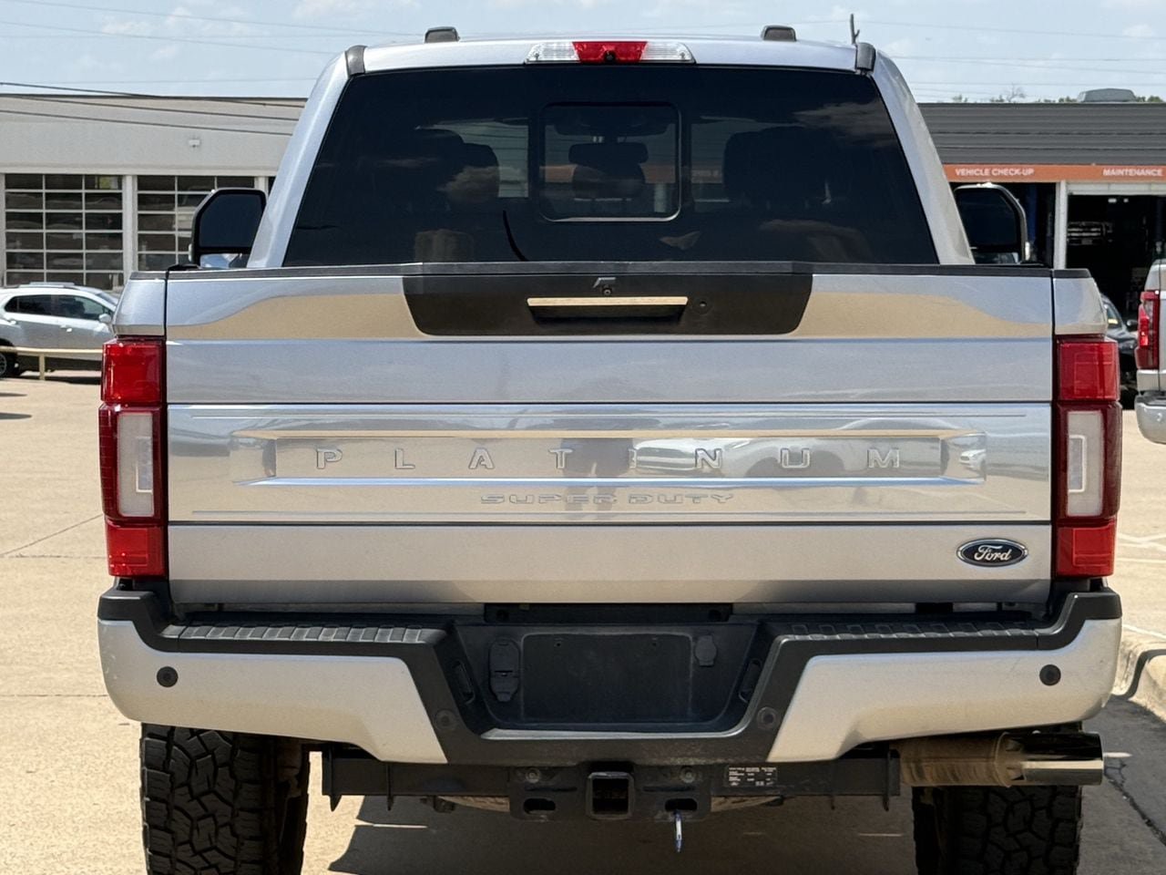 Certified 2022 Ford F250 Platinum w/ FX4 Off-Road Package AWD/4WD image 6